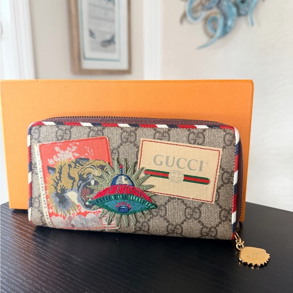 Gucci Handbags - LE Gucci Multicolor Wallet Embroidered UFO Tiger